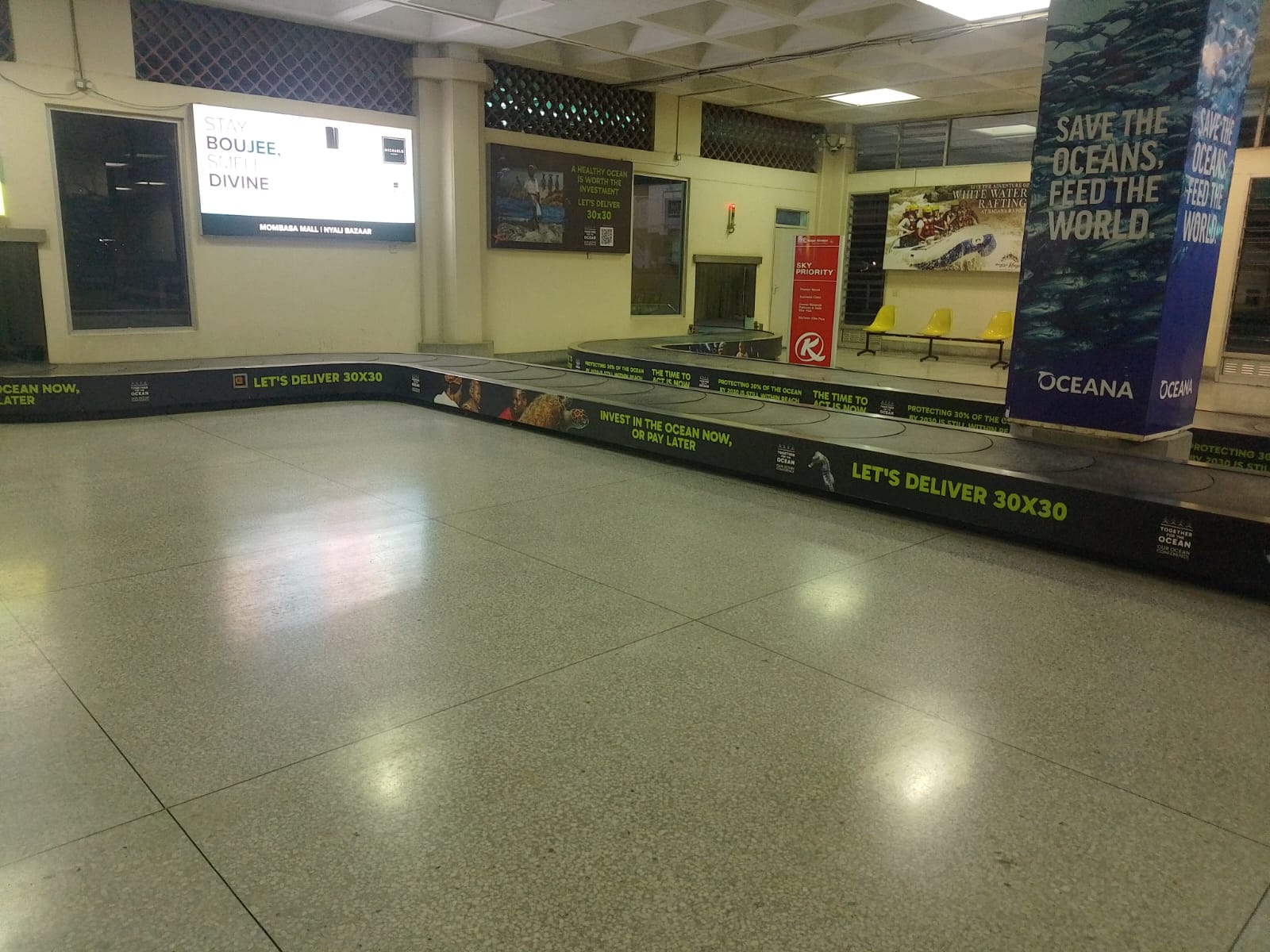 Airport terminal advertising